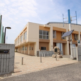 柳都中学校（現地より850m、徒歩約10分）