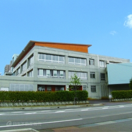 坂之上小学校（徒歩約9分、約710m）